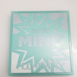 Huda Beauty Pastel